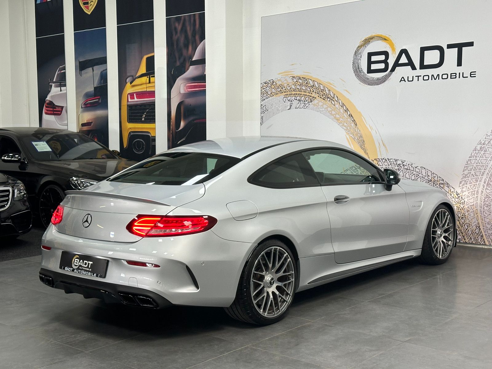 Fahrzeugabbildung Mercedes-Benz C 63 AMG Coupe *VOLLAUSSTATTUNG*DEUTSCH*2.HD*