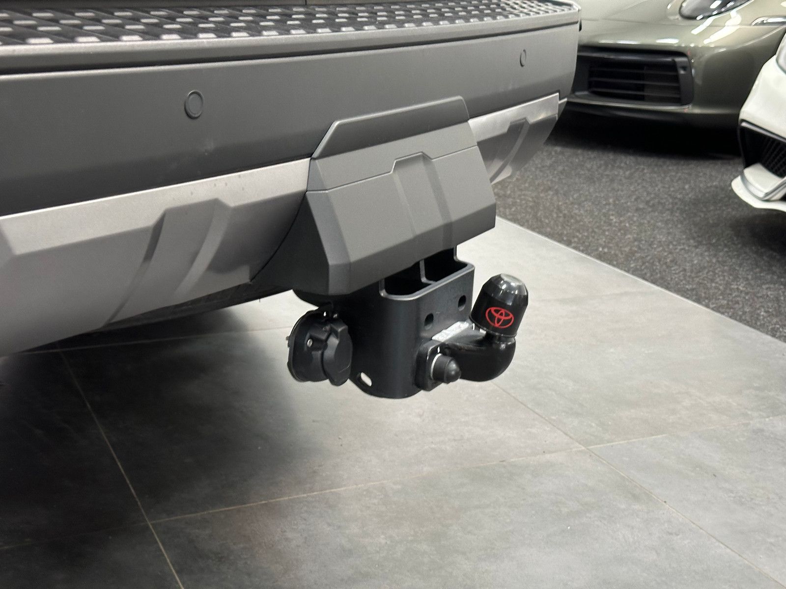 Fahrzeugabbildung Toyota Land Cruiser 2,8 D-4D 151 kW AWD Executive EXPOR