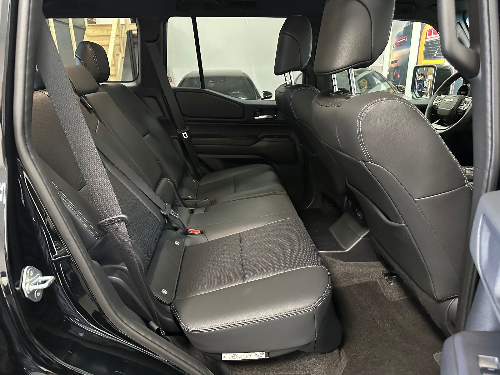 Fahrzeugabbildung Toyota Land Cruiser 2,8 D-4D 151 kW AWD Executive EXPOR