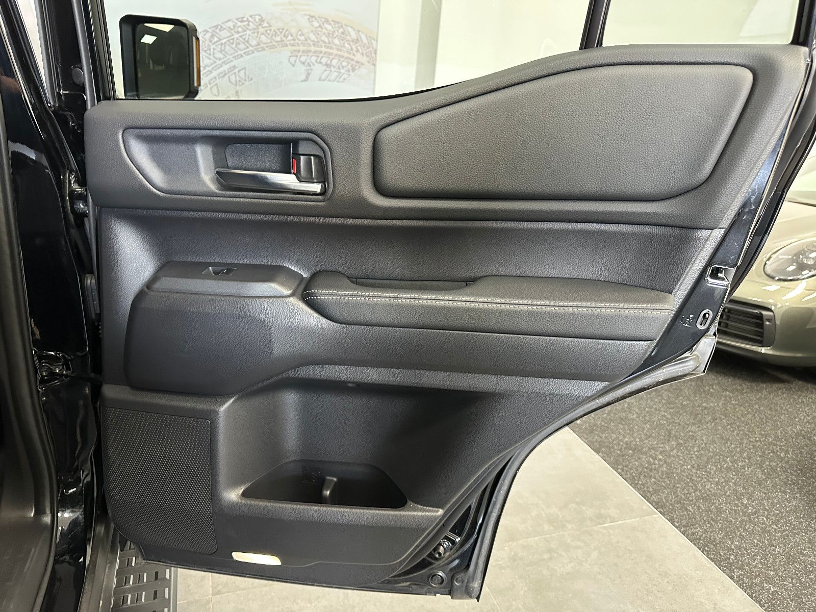 Fahrzeugabbildung Toyota Land Cruiser 2,8 D-4D 151 kW AWD Executive EXPOR