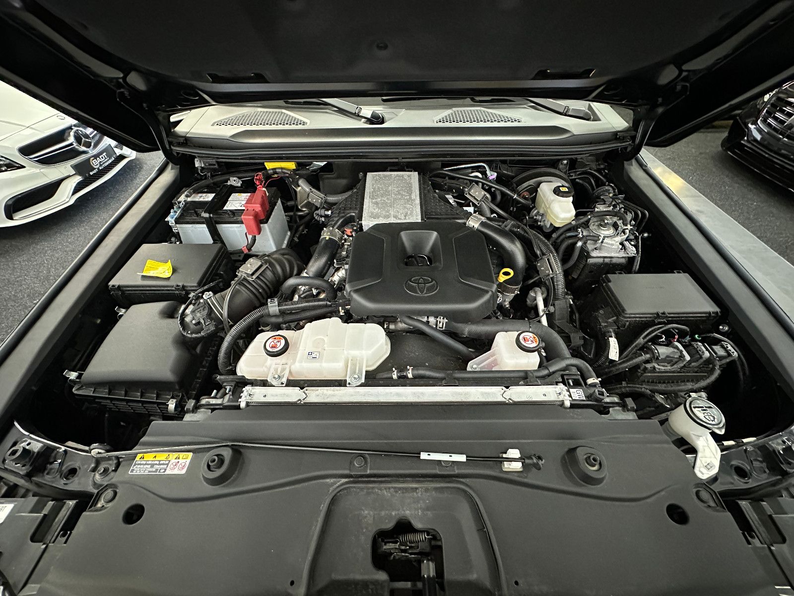 Fahrzeugabbildung Toyota Land Cruiser 2,8 D-4D 151 kW AWD Executive EXPOR